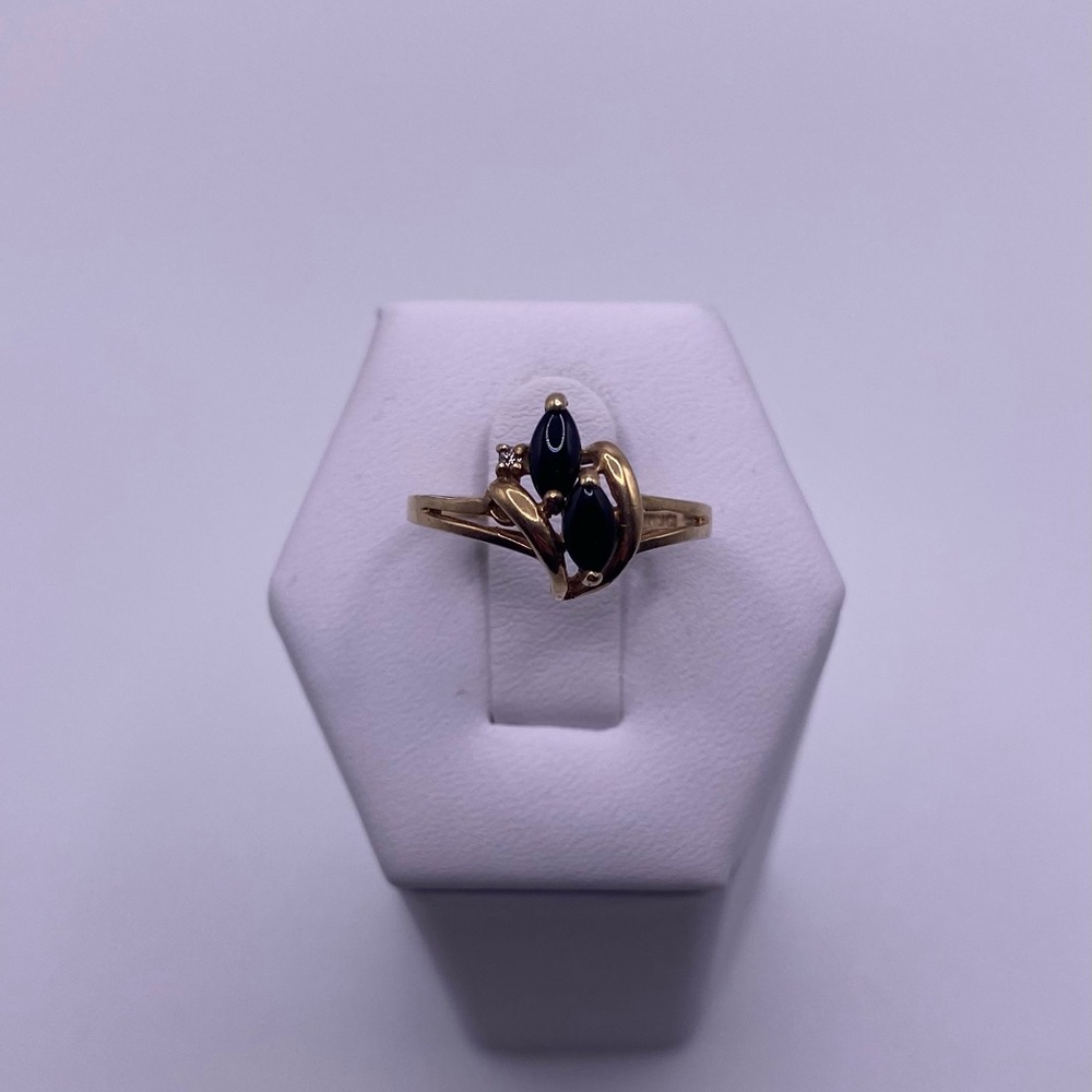 10k yellow gold black onyx and Diamond ring